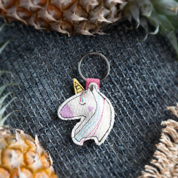 Schlüsselanhänger aus Ananas-Fasern » Einhorn «